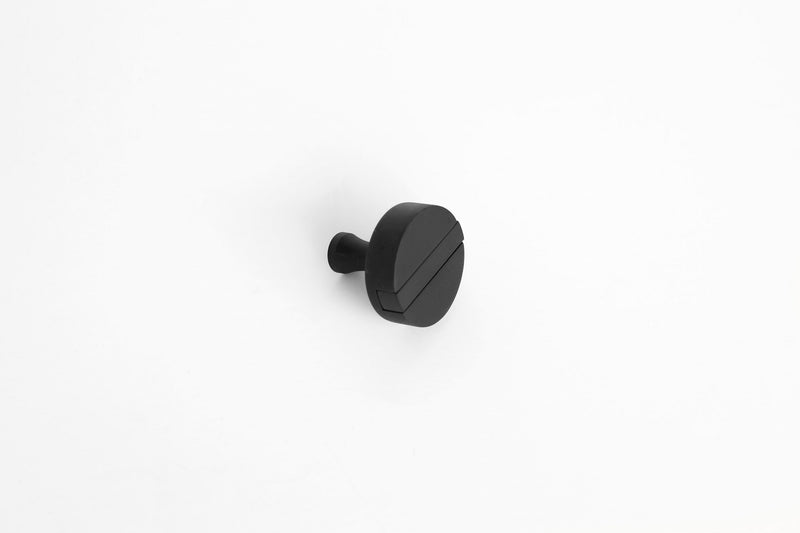 Cosmopolitan Circle Knob
